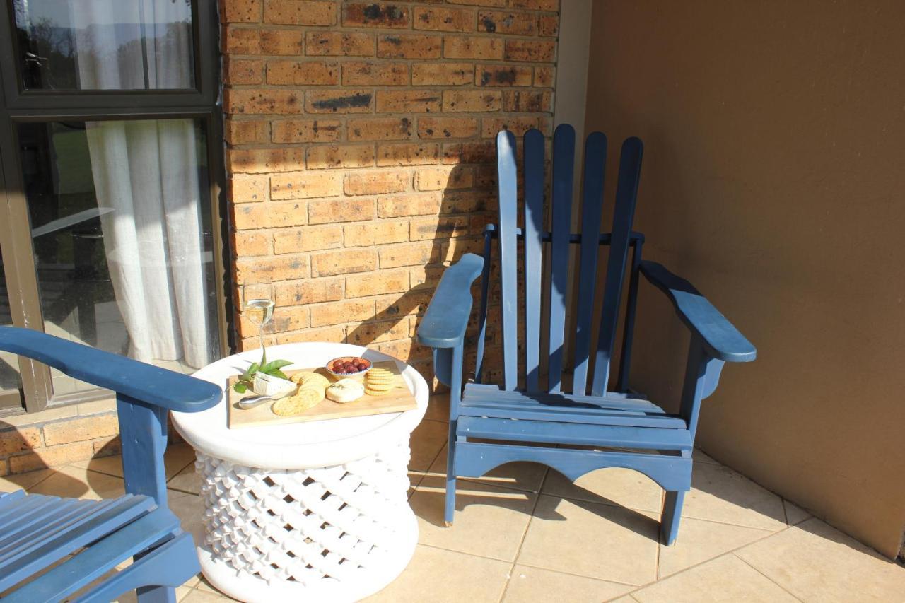 Karee & Wild Olive Guest Lodge Hekpoort Exterior photo